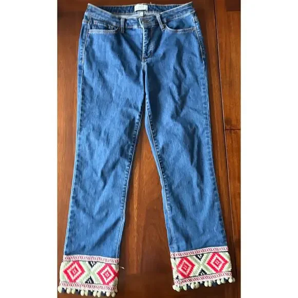 Crown & Ivy Women's Cropped Embroidered Hem Tassel Jeans Size 8 - Picture 2 of 6